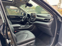 Toyota 2024 Highlander Hybrid 2.5 CVT Intelligent Electric Hybrid 2WD Luxury 7-Seater - 4