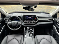 Toyota 2024 Highlander Hybrid 2.5 CVT Intelligent Electric Hybrid 2WD Luxury 7-Seater - 5