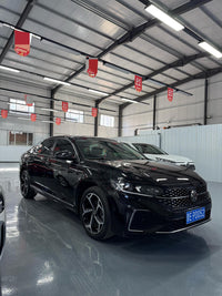 Volkswagen 2024 Passat 2.0 TSI 380 TSI Starlight Elite - 3