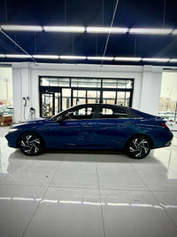 Hyundai 2023 Elantra Sedan 1.5 CVT TOP Flagship Version - 3
