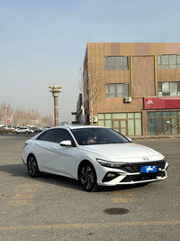Hyundai 2023 Elantra Sedan 1.5 CVT GLS Advanced Version - 3