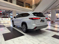 Toyota 2024 Highlander Hybrid 2.5 CVT Intelligent Electric Hybrid 4WD Luxury 7-Seater - 7