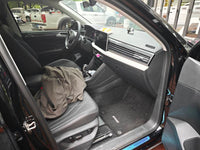 Volkswagen 2024 Tiguan L R-Line 2.0 TSI 330 TSI Front-Wheel-Drive R-Line Dragon Brilliance Edition - 4