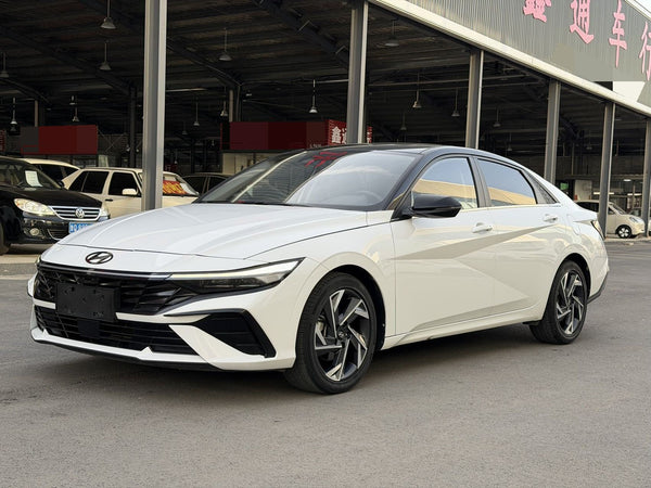 Hyundai 2023 Elantra Sedan 1.5 CVT GLS Advanced Version