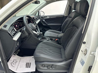 Volkswagen 2024 Tiguan L R-Line 2.0 TSI 380 TSI All-Wheel-Drive R-Line Beyond Enjoy Edition 7-seater - 3