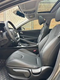 Hyundai 2023 Elantra Sedan 1.5 CVT GLS Advanced Version - 4