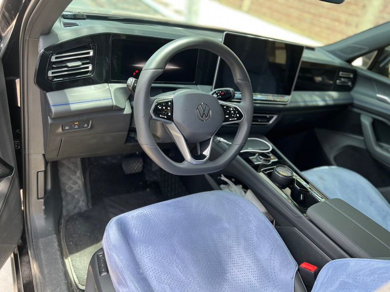 Volkswagen 2024 Tiguan L PRO 2.0 TSI 330 TSI Front-Wheel-Drive IQ Pilot Version