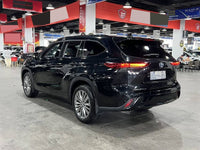 Toyota 2024 Highlander Hybrid 2.5 CVT Intelligent Electric Hybrid 4WD Prestige 7-Seater - 7
