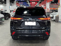 Toyota 2024 Highlander Hybrid 2.5 CVT Intelligent Electric Hybrid 4WD Prestige 7-Seater - 8