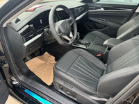 Volkswagen 2025 Passat 2.0 TSI 330 TSI Outstanding Edition Starry Sky Elite Version - 4