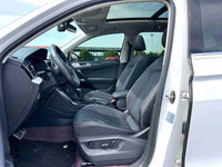 Volkswagen 2024 Tiguan L R-Line 2.0 TSI 330 TSI Front-Wheel-Drive R-Line Dragon Brilliance Edition - 4