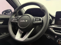Kia 2023 K3 1.5 CVT Luxury Edition - 6
