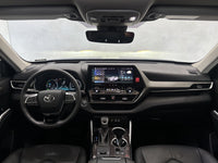Toyota 2024 Highlander Hybrid 2.5 CVT Intelligent Electric Hybrid 4WD Prestige 7-Seater - 8