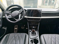 Volkswagen 2024 Tiguan L R-Line 2.0 TSI 330 TSI Front-Wheel-Drive R-Line Dragon Brilliance Edition - 3