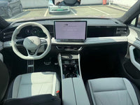 Volkswagen 2024 Tiguan L PRO 2.0 TSI 330 TSI Front-Wheel-Drive R-Line IQ Pilot Version - 8