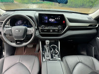 Toyota 2024 Highlander 2.0T 380T All-Wheel Drive Luxury 7-Seater - 9
