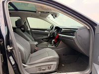 Volkswagen 2024 Passat 2.0 TSI 380 TSI Starlight Luxury - 13