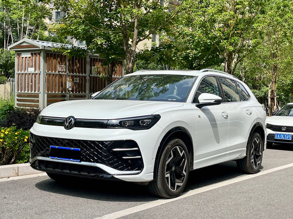 Volkswagen 2024 Tiguan L PRO 2.0 TSI 330 TSI Front-Wheel-Drive R-Line IQ Pilot Version