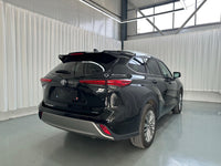 Toyota 2024 Highlander Hybrid 2.5 CVT Intelligent Electric Hybrid 4WD Prestige 7-Seater - 9