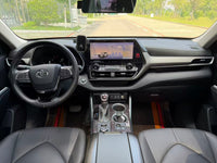 Toyota 2024 Highlander 2.0T 380T AWD Prestige 7-Seater - 3