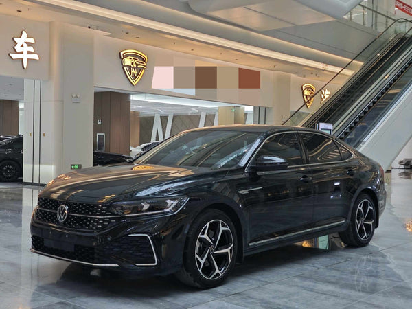 Volkswagen 2024 Passat 2.0 TSI 380 TSI Starlight Elite