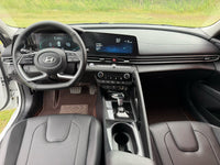 Hyundai 2023 Elantra Sedan 1.5 CVT LUX Prestige Version - 3