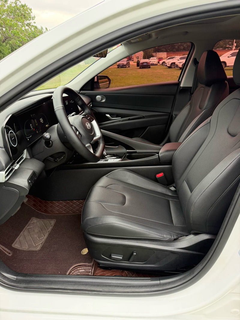 Hyundai 2023 Elantra Sedan 1.5 CVT LUX Prestige Version