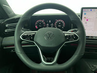 Volkswagen 2024 Tiguan L PRO 2.0 TSI 330 TSI Front-Wheel-Drive R-Line IQ Prestige Version - 8