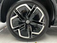 Volkswagen 2024 Tiguan L PRO 2.0 TSI 330 TSI Front-Wheel-Drive R-Line IQ Prestige Version - 5