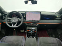 Volkswagen 2024 Tiguan L PRO 2.0 TSI 330 TSI Front-Wheel-Drive R-Line IQ Prestige Version - 6