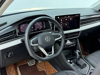 Volkswagen 2024 Tiguan L R-Line 2.0 TSI 330 TSI Front-Wheel-Drive R-Line Dragon Brilliance Edition - 4