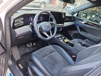 Volkswagen 2024 Tiguan L PRO 2.0 TSI 330 TSI Front-Wheel-Drive R-Line IQ Prestige Version - 3