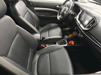 Kia Stonic 2021 Yipao 1.4 CVT Fun Enjoy Sunroof Version - 6