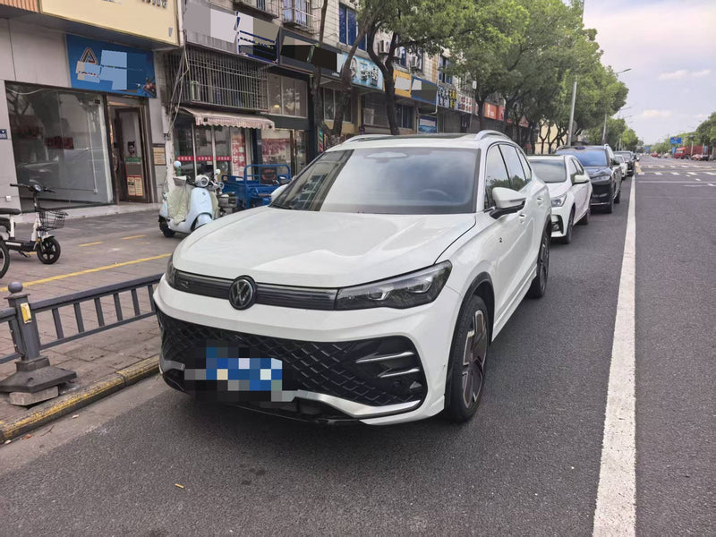 Volkswagen 2024 Tiguan L PRO 2.0 TSI 330 TSI Front-Wheel-Drive R-Line IQ Prestige Version