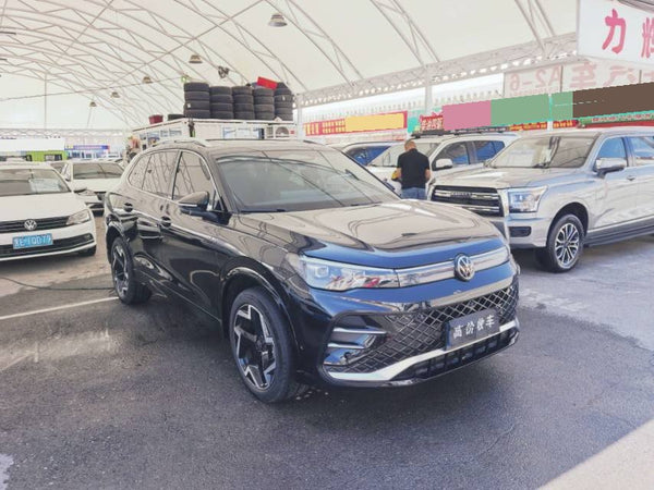 Volkswagen 2024 Tiguan L PRO 2.0 TSI 330 TSI Front-Wheel-Drive R-Line IQ Pilot Version