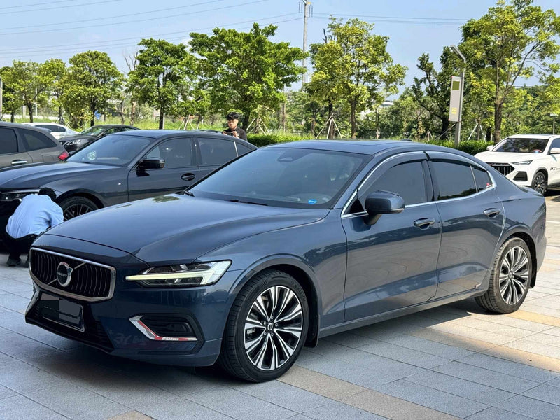 Volvo 2023 S60 48V 2.0T B4 Smart Pro Luxury